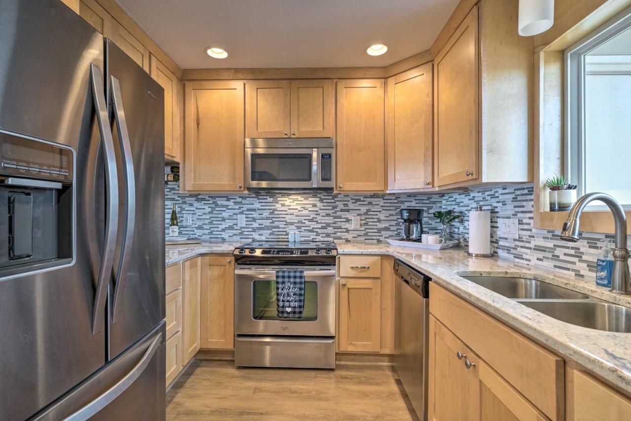 Beachfront Condo With Unobstructed Ocean Views! Oak Island Eksteriør billede