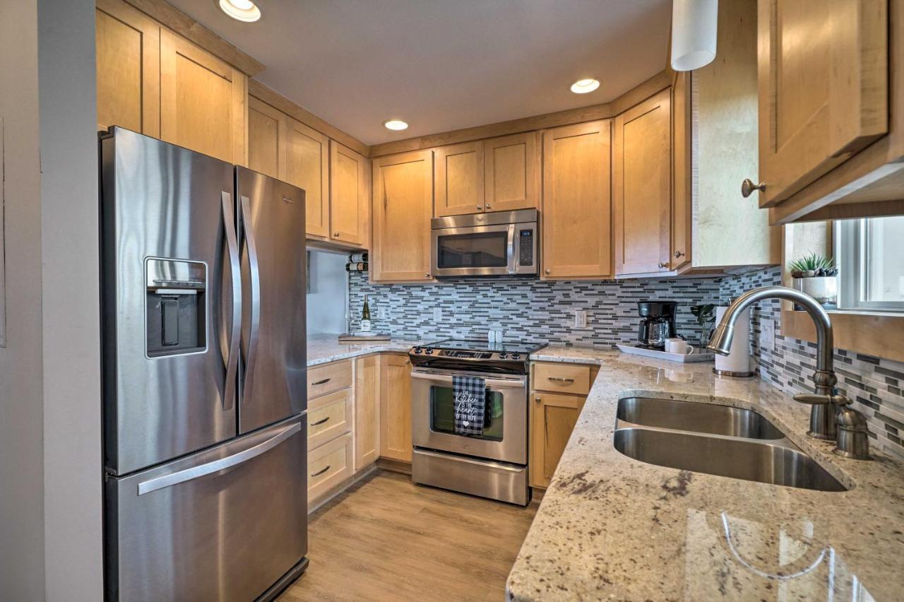 Beachfront Condo With Unobstructed Ocean Views! Oak Island Eksteriør billede